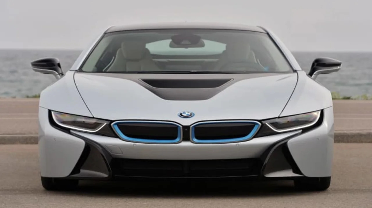 bmw i8 front view