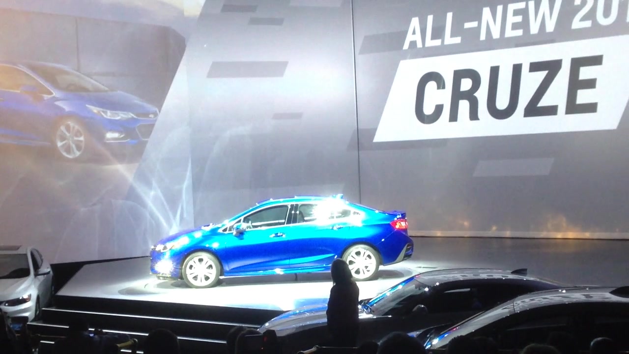 2016 Chevy Cruze Unveiling | Autoblog Short Cuts