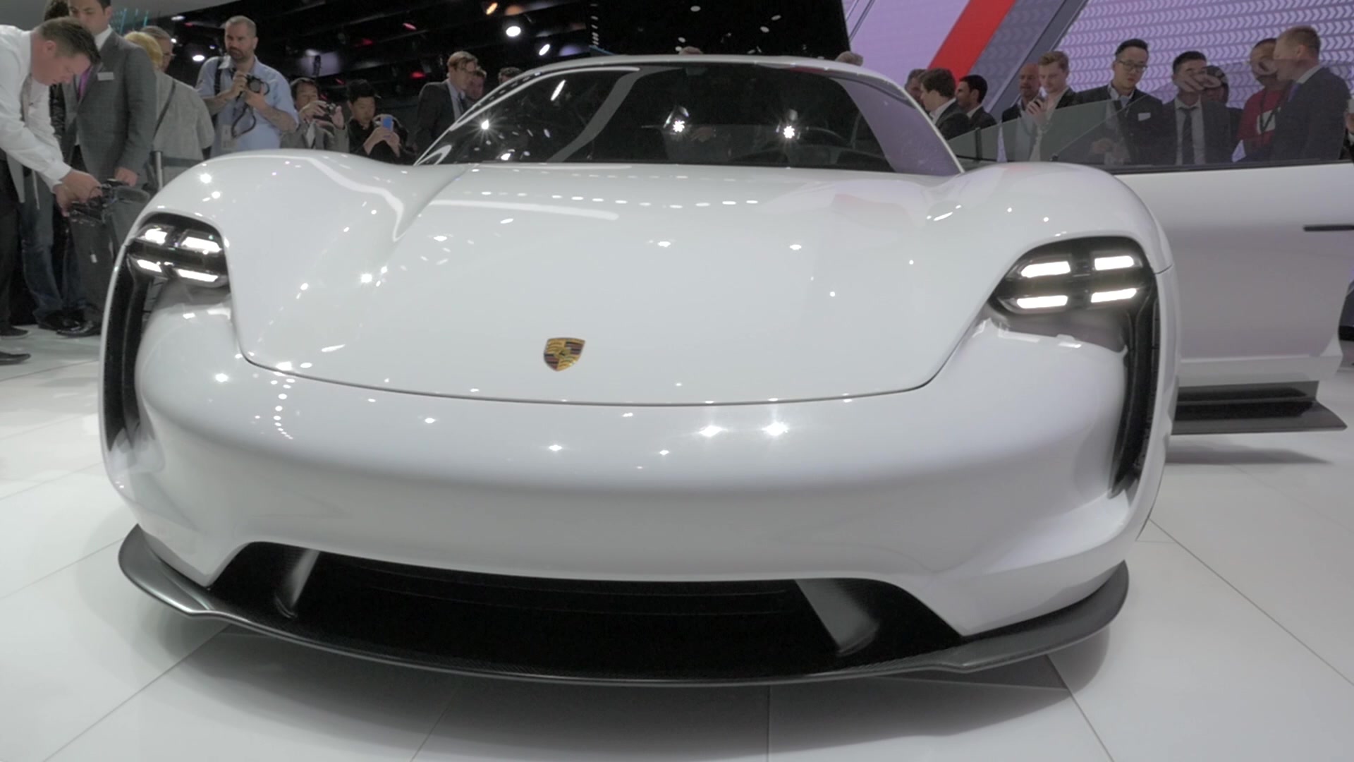 Porsche Mission E Concept | 2015 Frankfurt Motor Show | Beauty-Roll