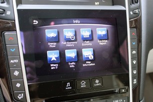 2014 Infiniti Q50 infotainment system