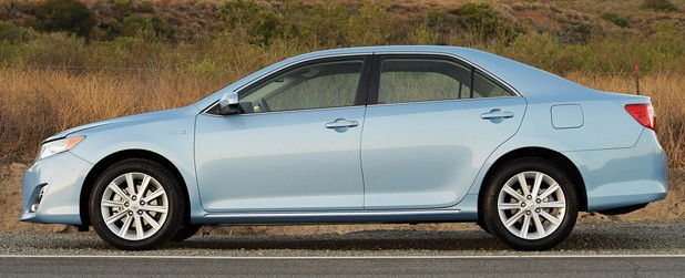 2013 Toyota Camry Hybrid side view