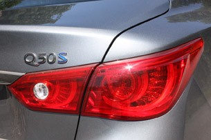 2014 Infiniti Q50 taillight