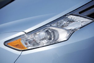 2012 Toyota Camry Hybrid headlight